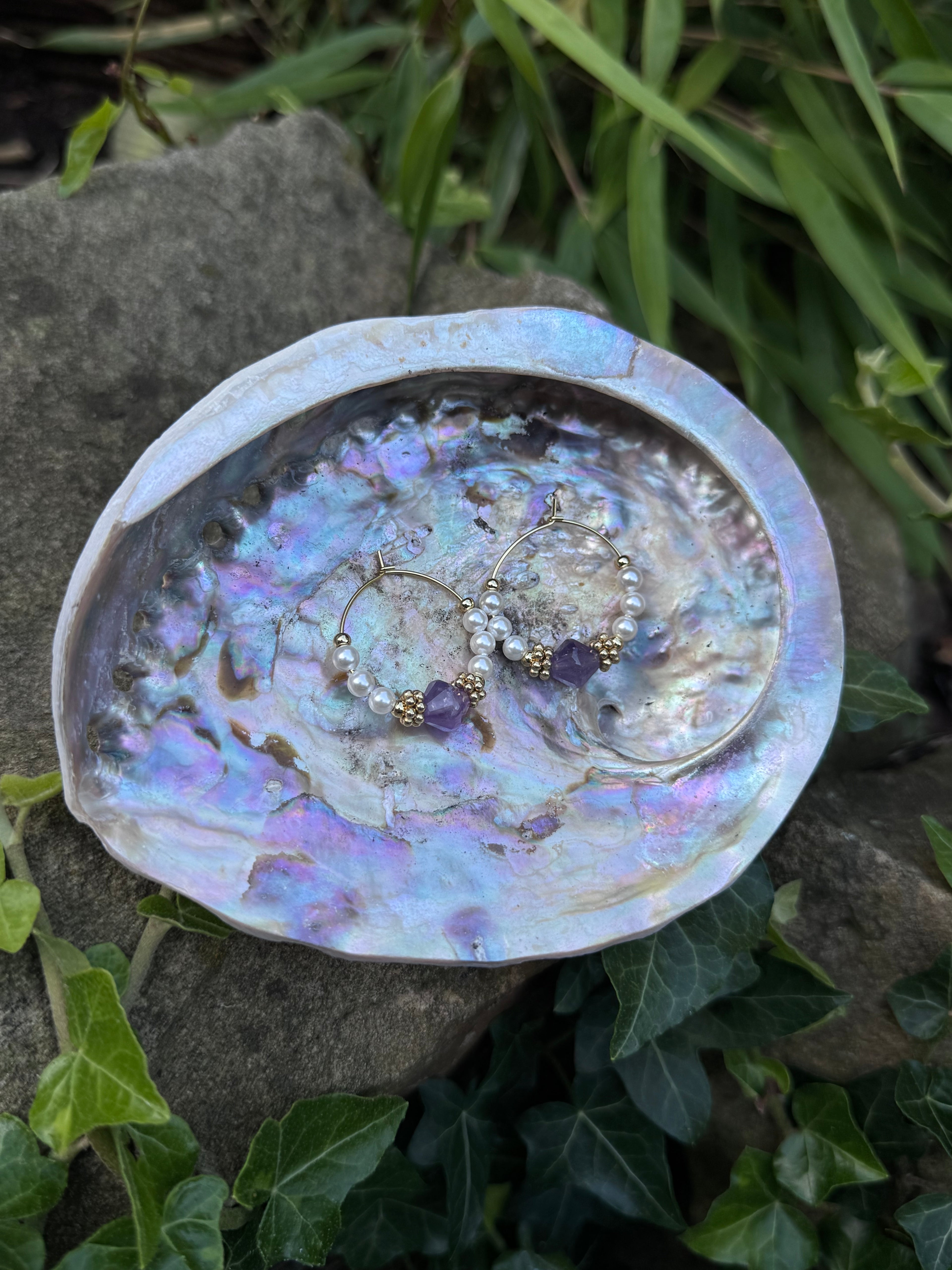 Creolen mit Amethyst und Perlen